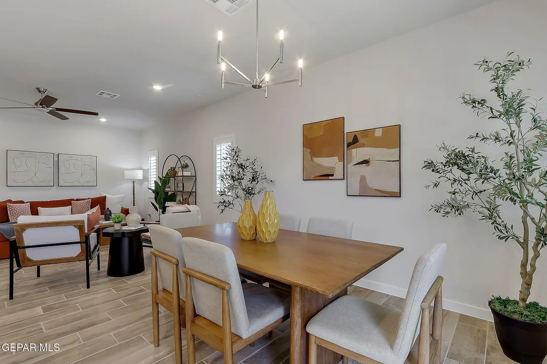 Photo of 924 Nayland Place