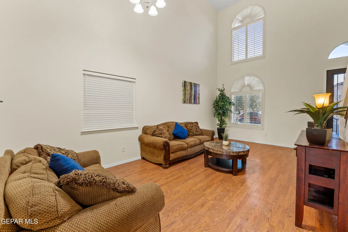 Photo of 11221 Northview Drive