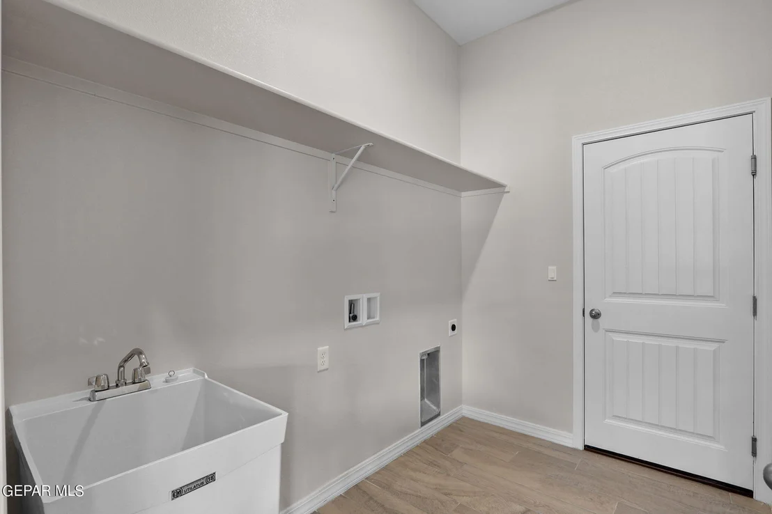 Photo of 13086 Grantham Lane