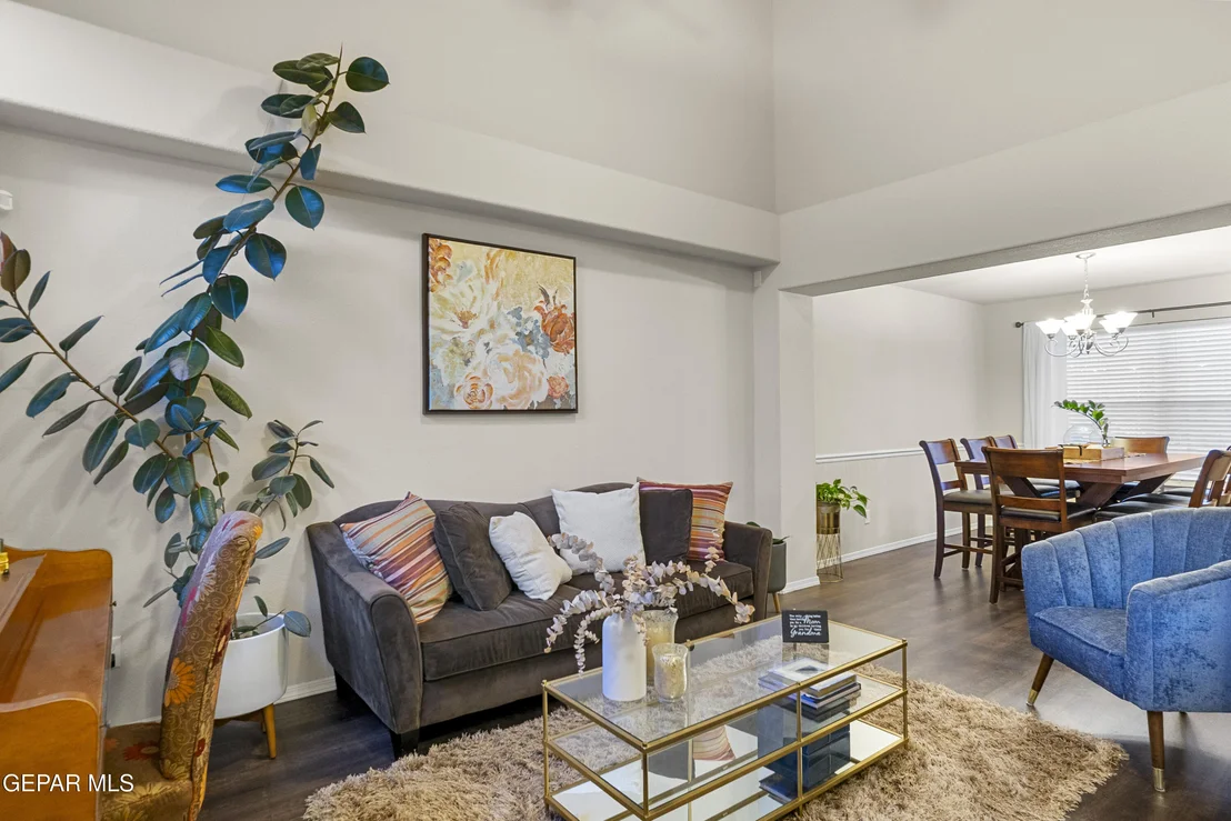 Photo of 6617 PARQUE DEL SOL Drive