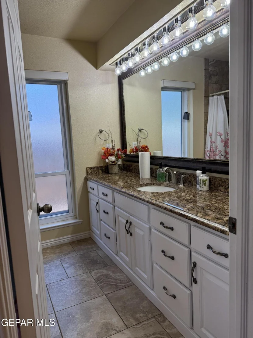 Photo of 3149 EDGEROCK Drive
