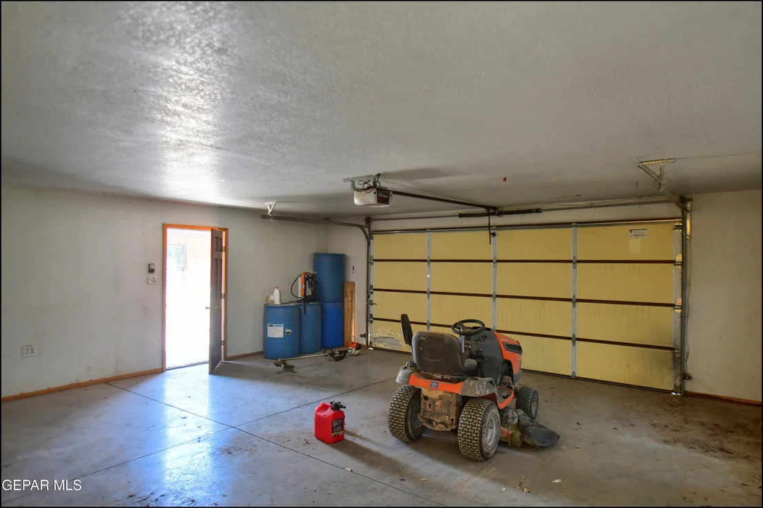 Photo of 6525 UPPER VALLEY Road