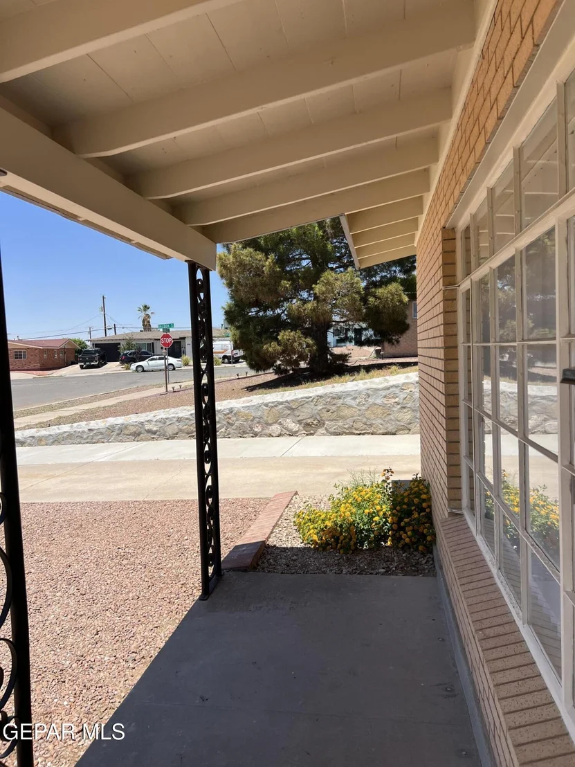 Photo of 6044 CABRILLO Drive