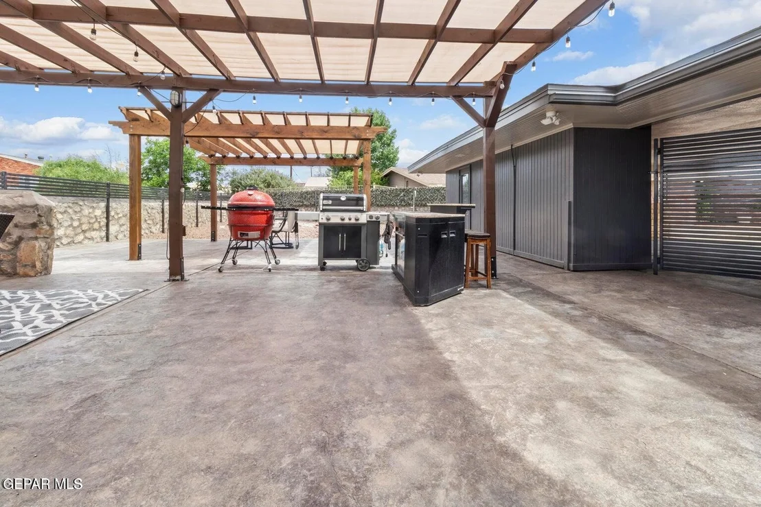 Photo of 409 SPRINGHILL Circle