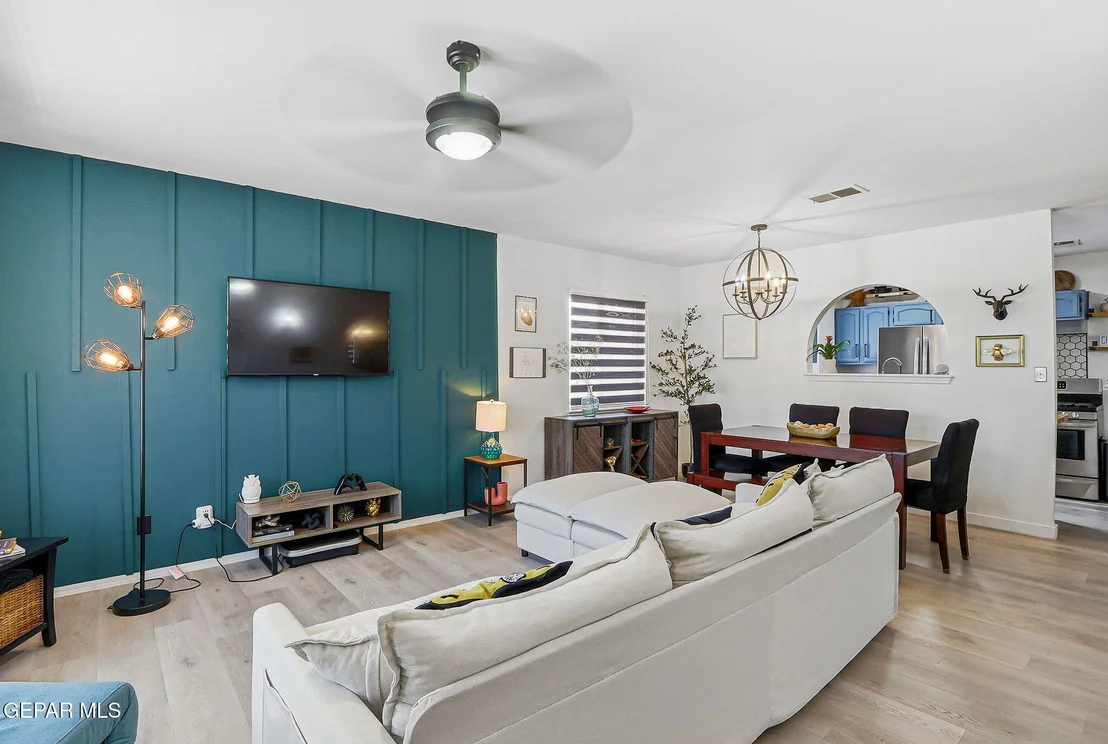 Photo of 2802 CASTLE HILL Circle