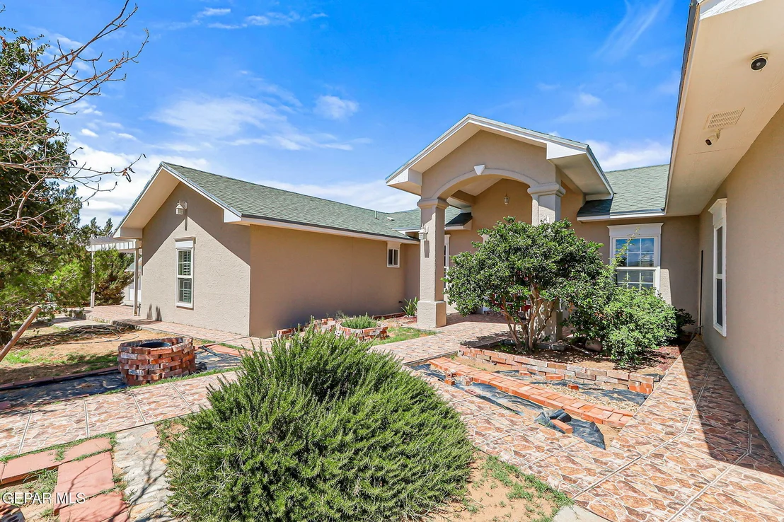 Photo of 4019 VANDERVEER Drive