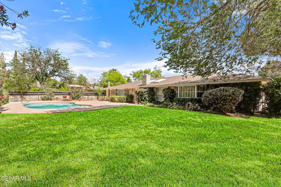 Photo of 745 Rinconada Lane