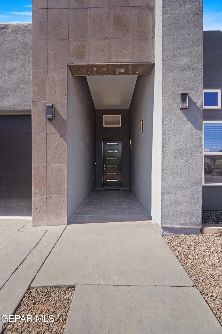 Photo of 12797 Valentine Avenue