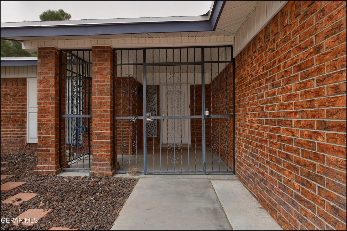 Photo of 4635 R L SHOEMAKER Drive