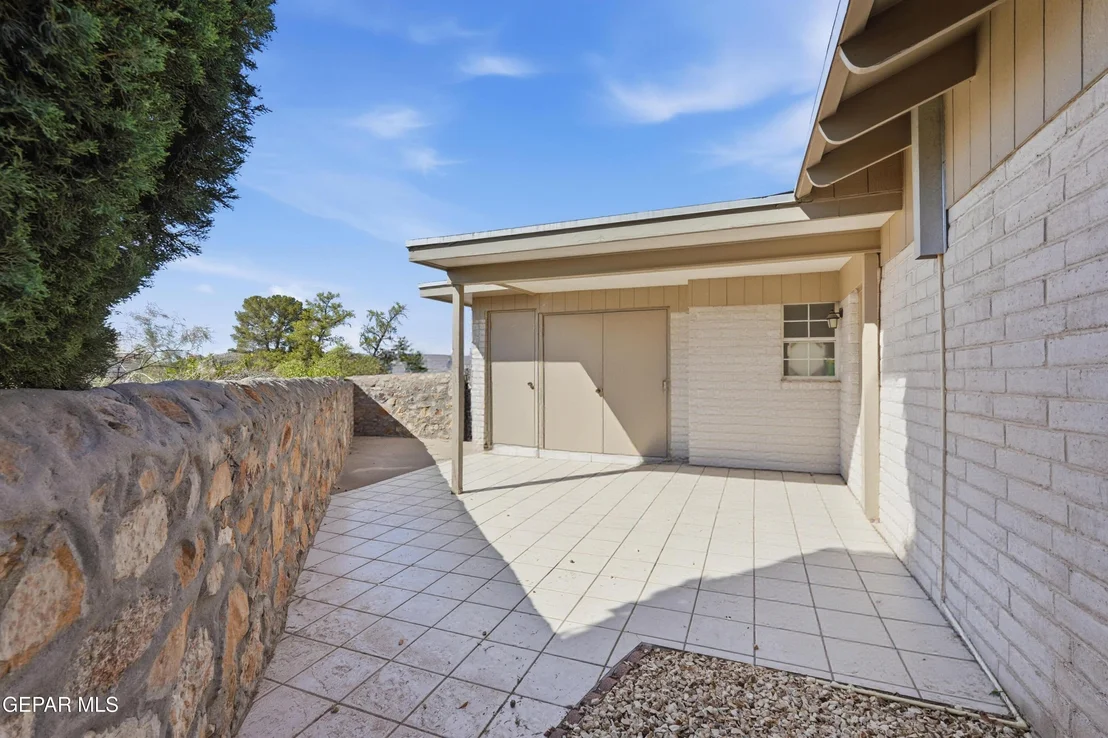 Photo of 6416 LOS ROBLES Drive
