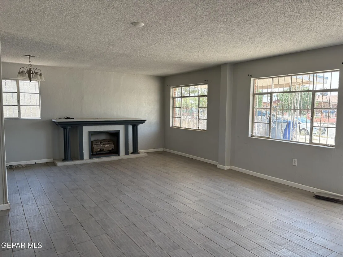 Photo of 604 ENCINO Drive