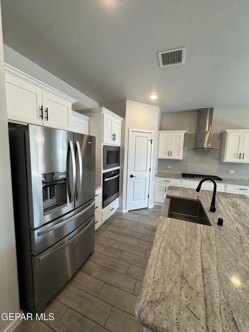 Photo of 388 NAILSEAS Place