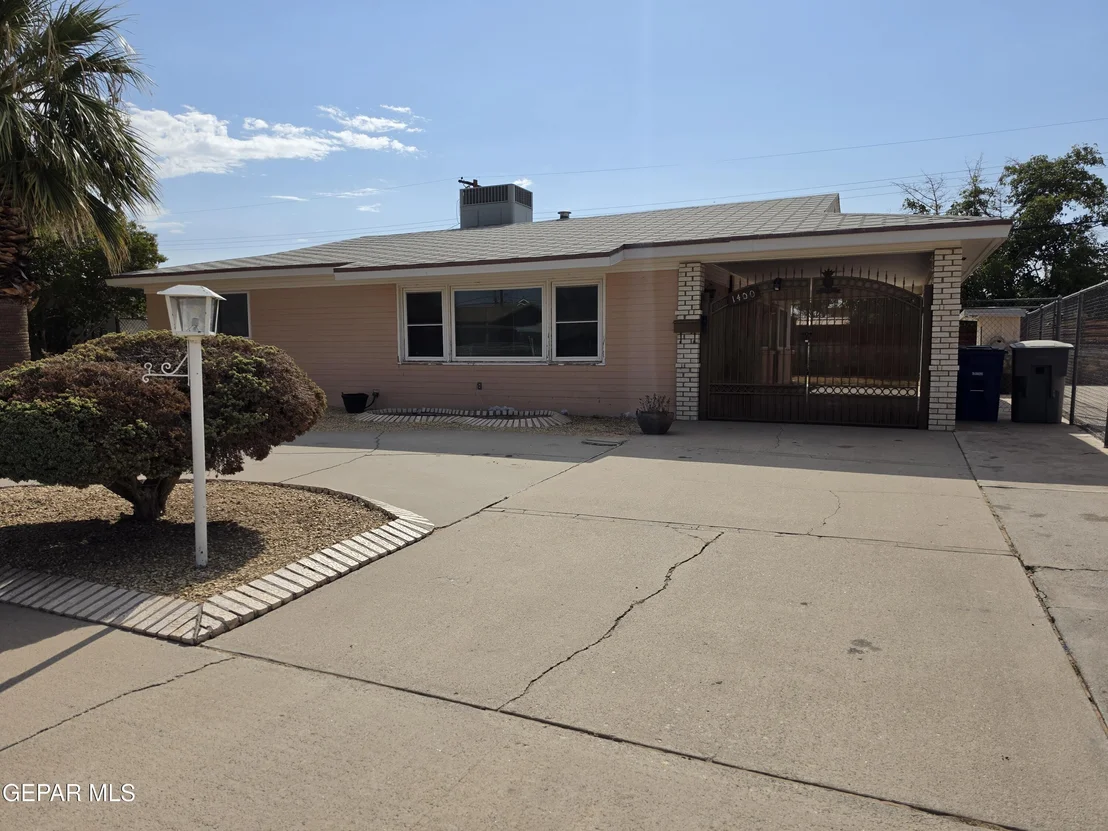 Photo of 1400 IDLEWILDE Drive