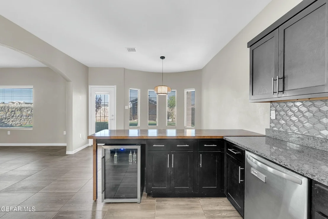 Photo of 3600 Essence Street