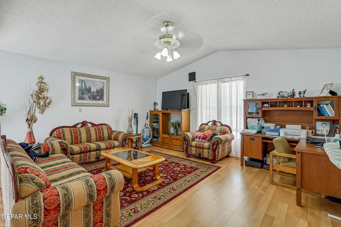 Photo of 15972 N Horizon Boulevard