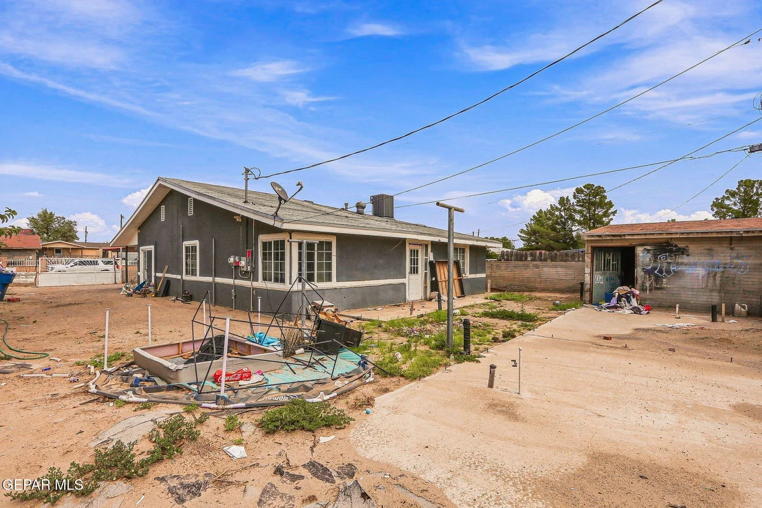 Photo of 1178 YANN Road