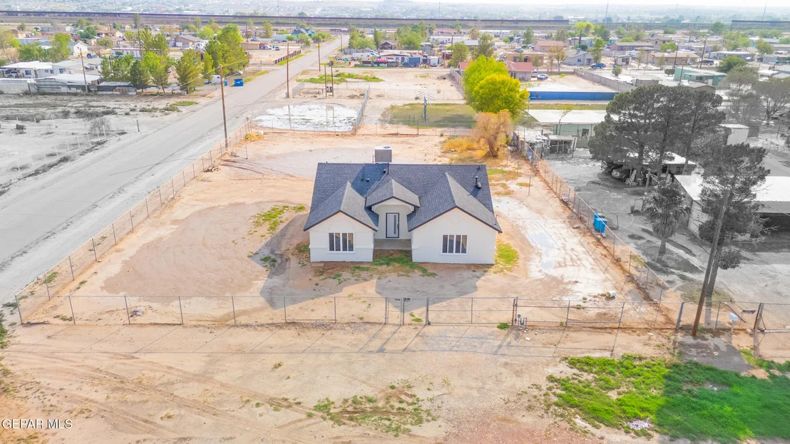 Photo of 11571 Riverside Road