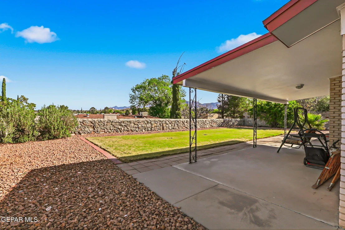 Photo of 6841 LA CADENA Drive
