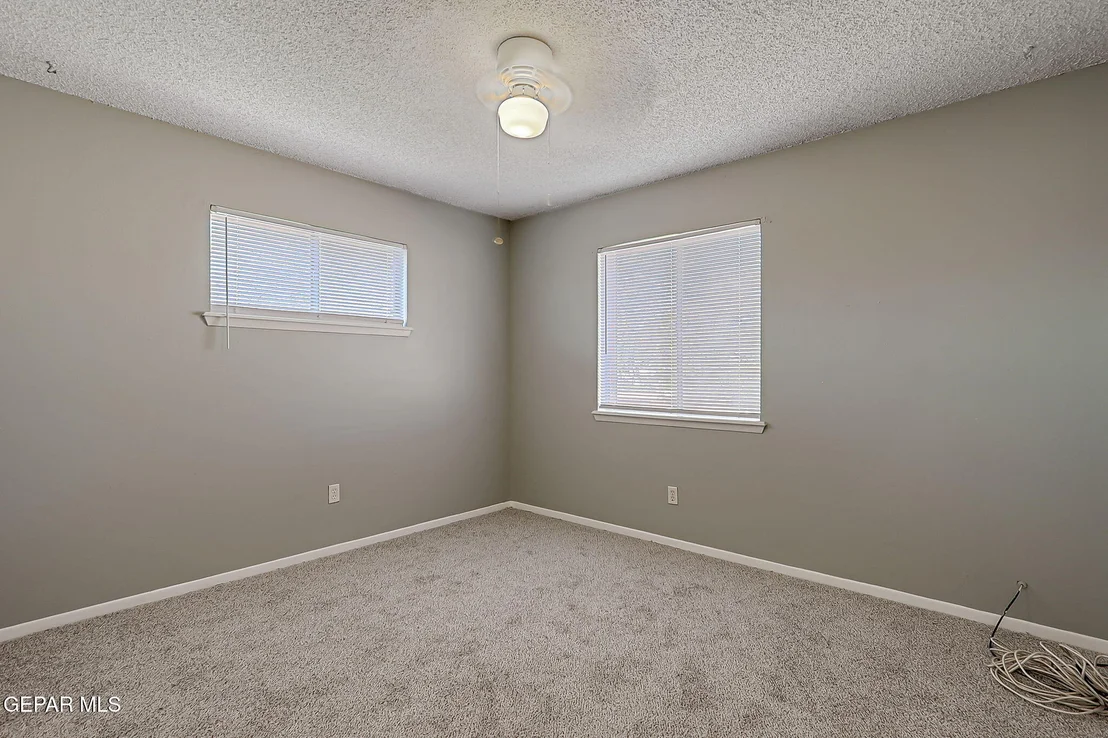 Photo of 7213 CLEMENTE Avenue
