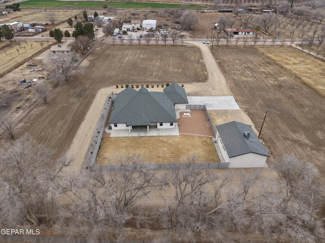 Photo of 12329 SUGDEN Road