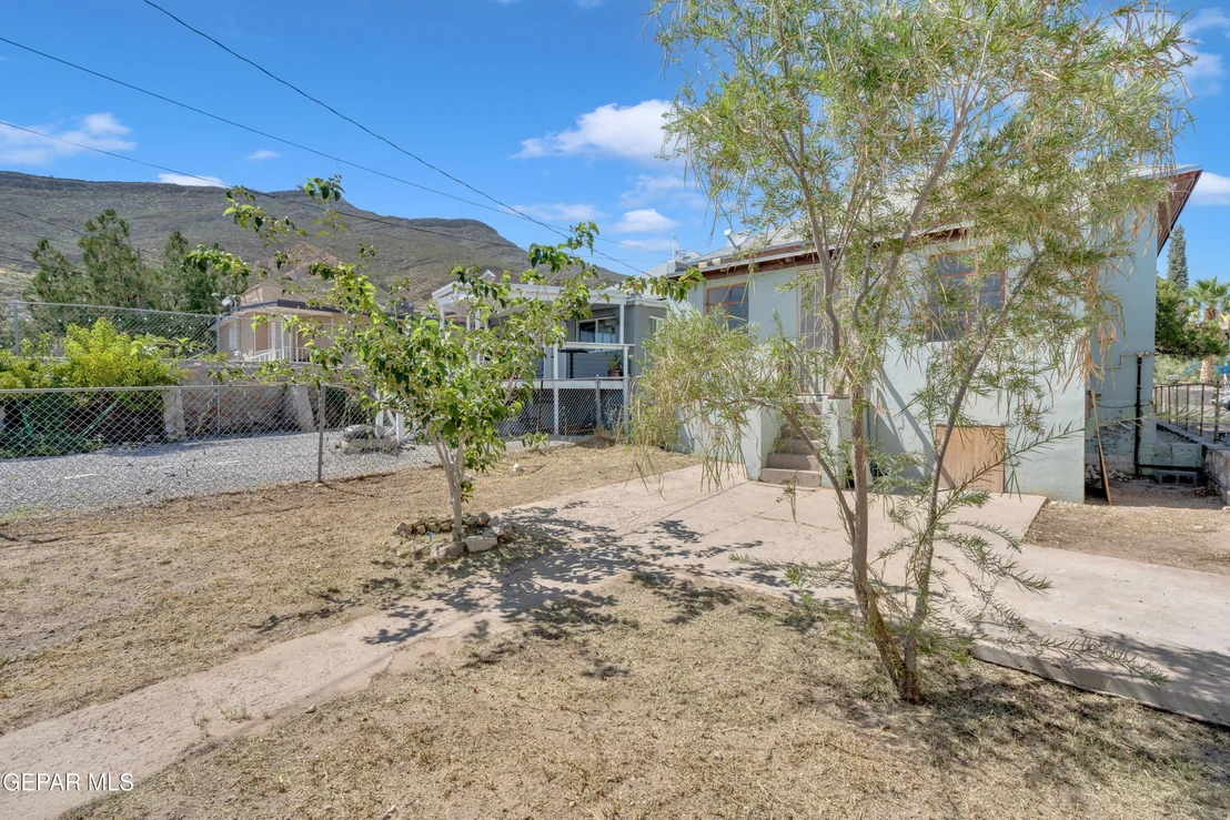 Photo of 2212 Silver Avenue