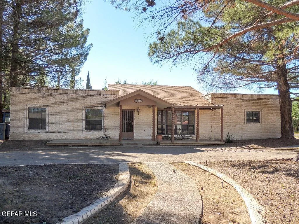 Photo of 1067 Esplanada Circle