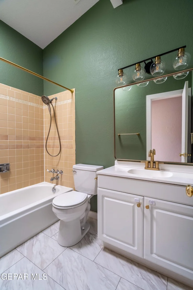 Photo of 904 Oneida Drive