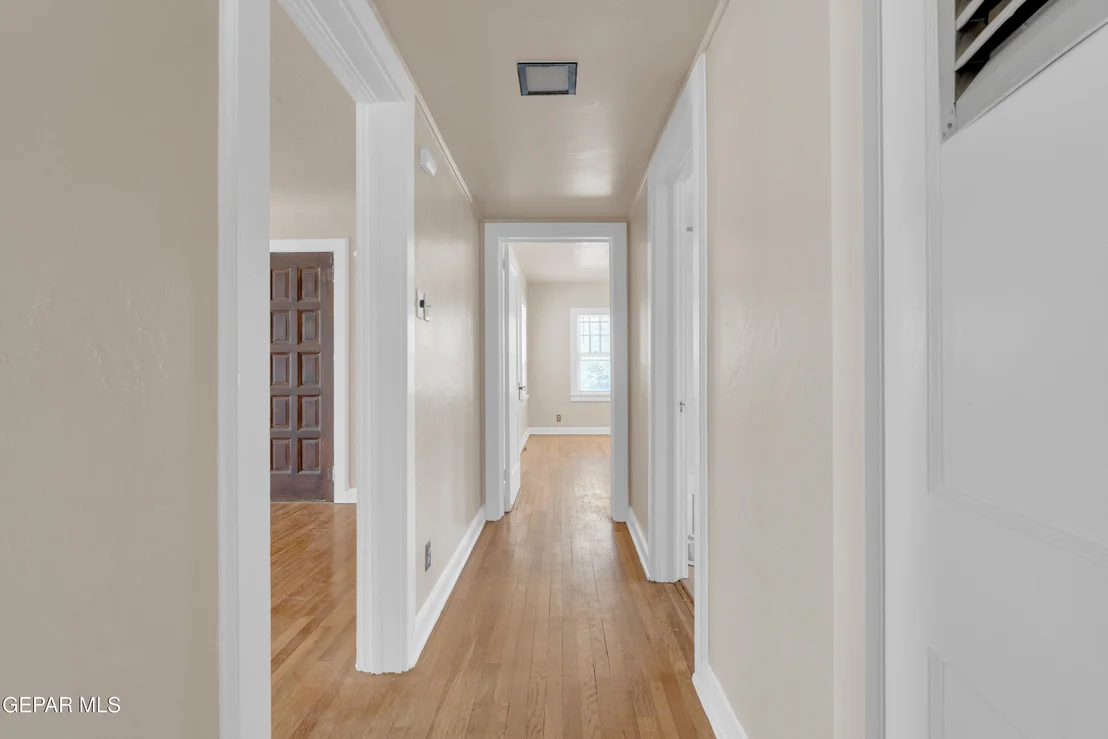 Photo of 412 E BALTIMORE Drive