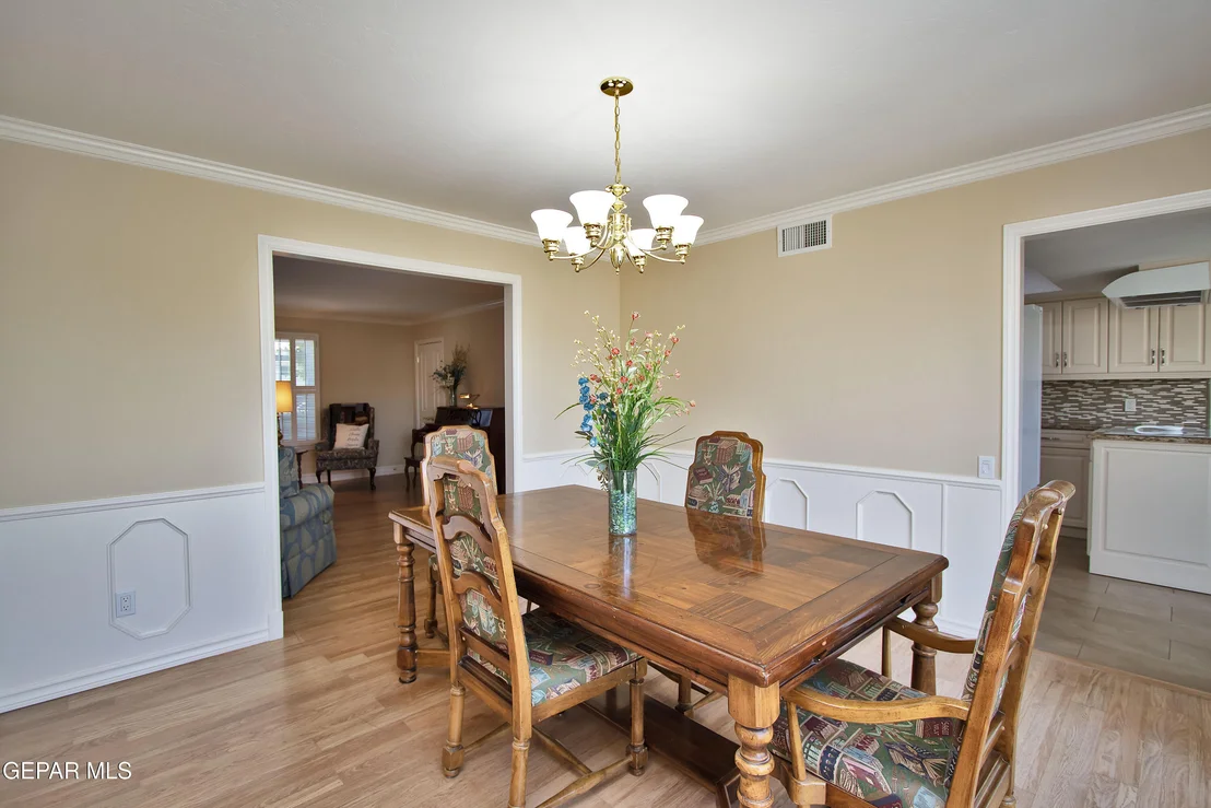 Photo of 517 Stonebluff Road