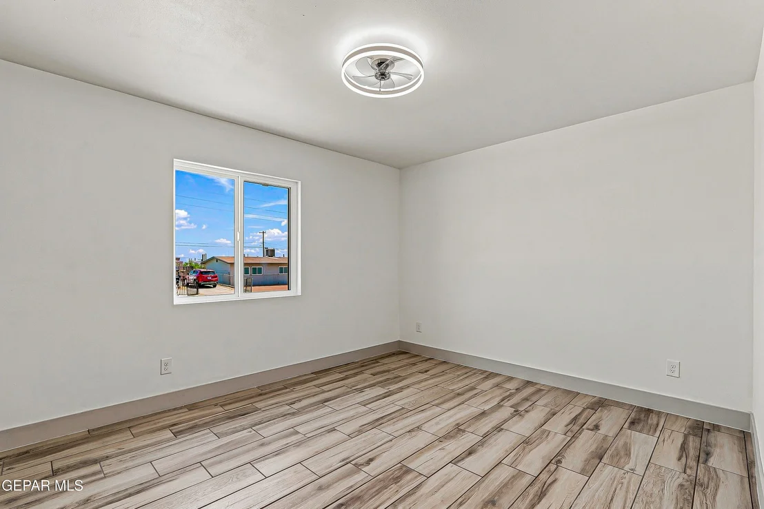 Photo of 921 MARLOW Road