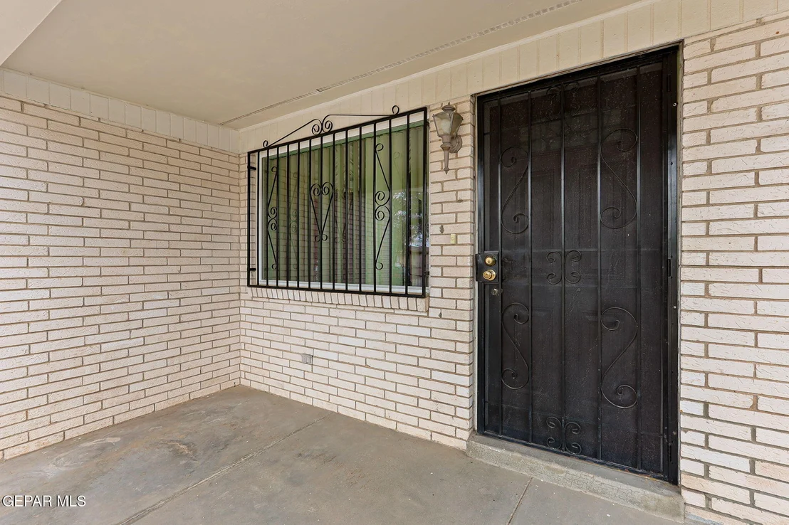 Photo of 233 MANUEL Drive