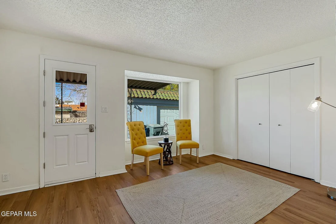 Photo of 601 E BALTIMORE Drive