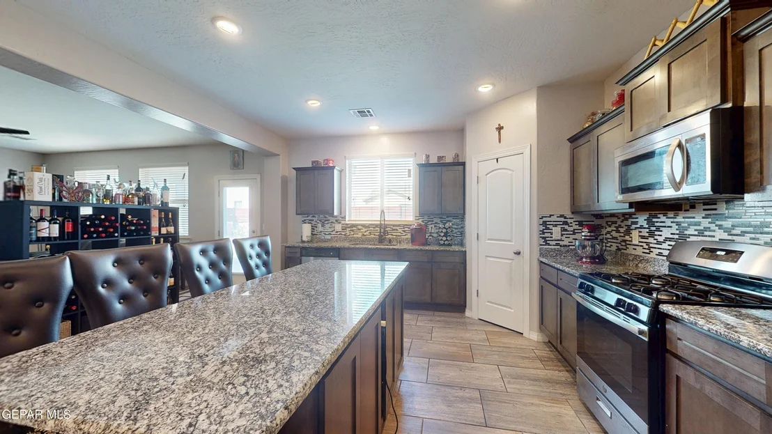 Photo of 129 N Manzanita Drive