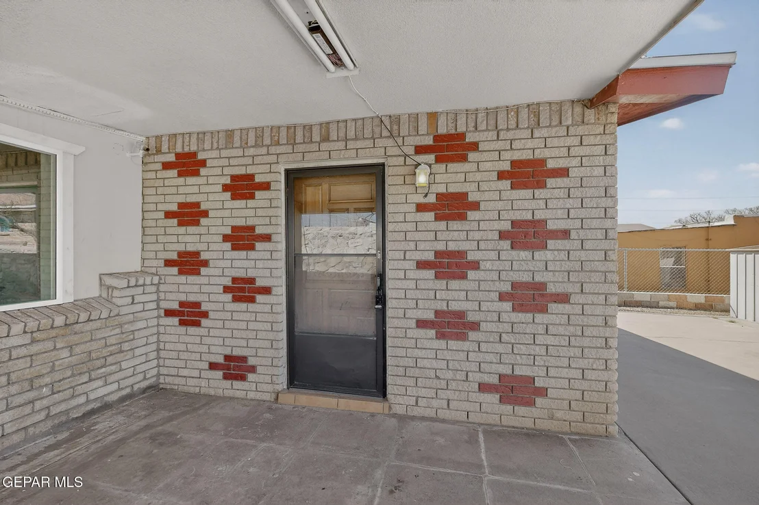 Photo of 766 FREDERICK Road