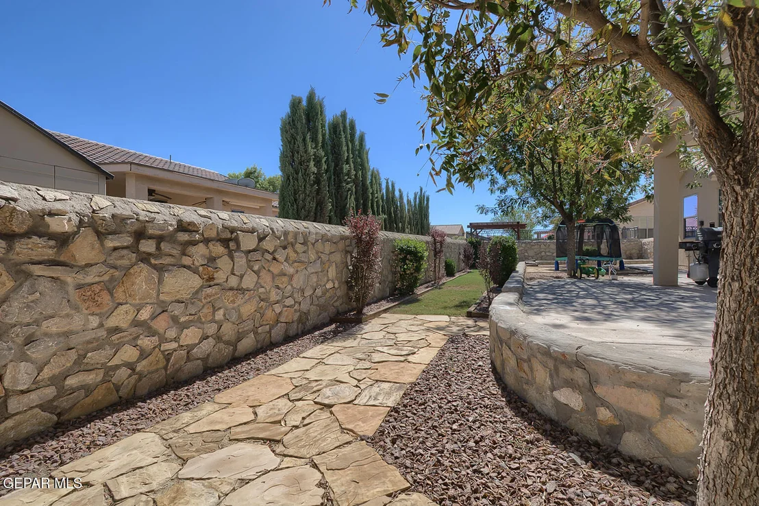 Photo of 5620 VALLEY MAPLE Drive