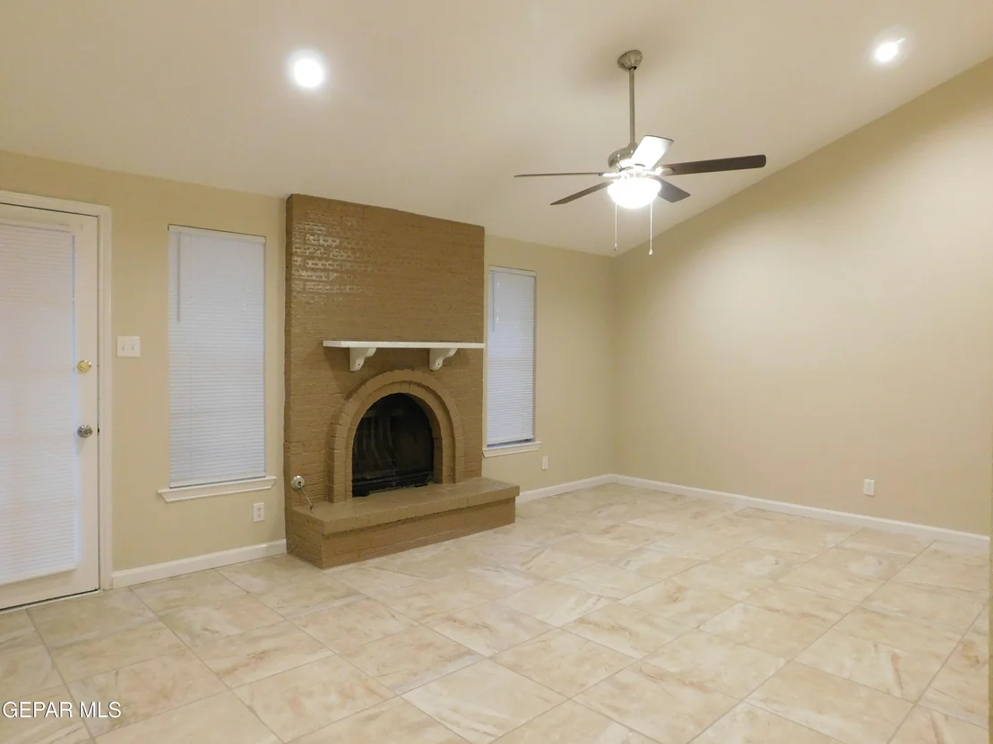 Photo of 9948 DESERT WILLOW Way