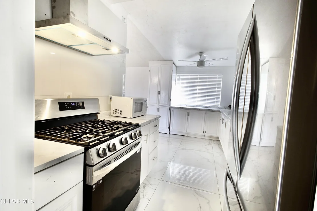 Photo of 816 MONCLOVA Lane