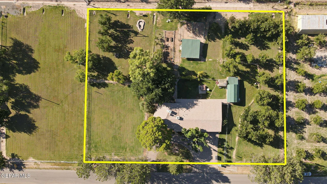 Photo of 136 LAURA GALE Drive