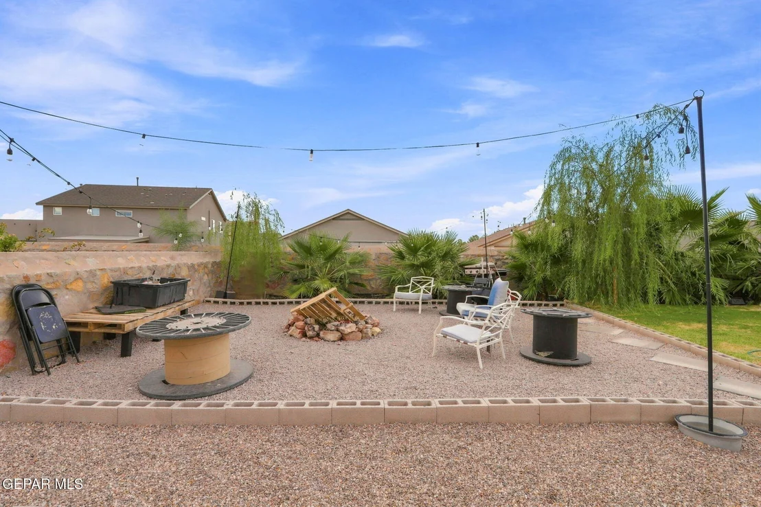Photo of 433 TWILIGHT Drive