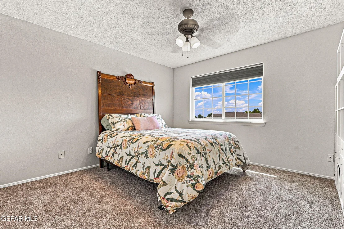 Photo of 4404 LOMA DE ORO Drive