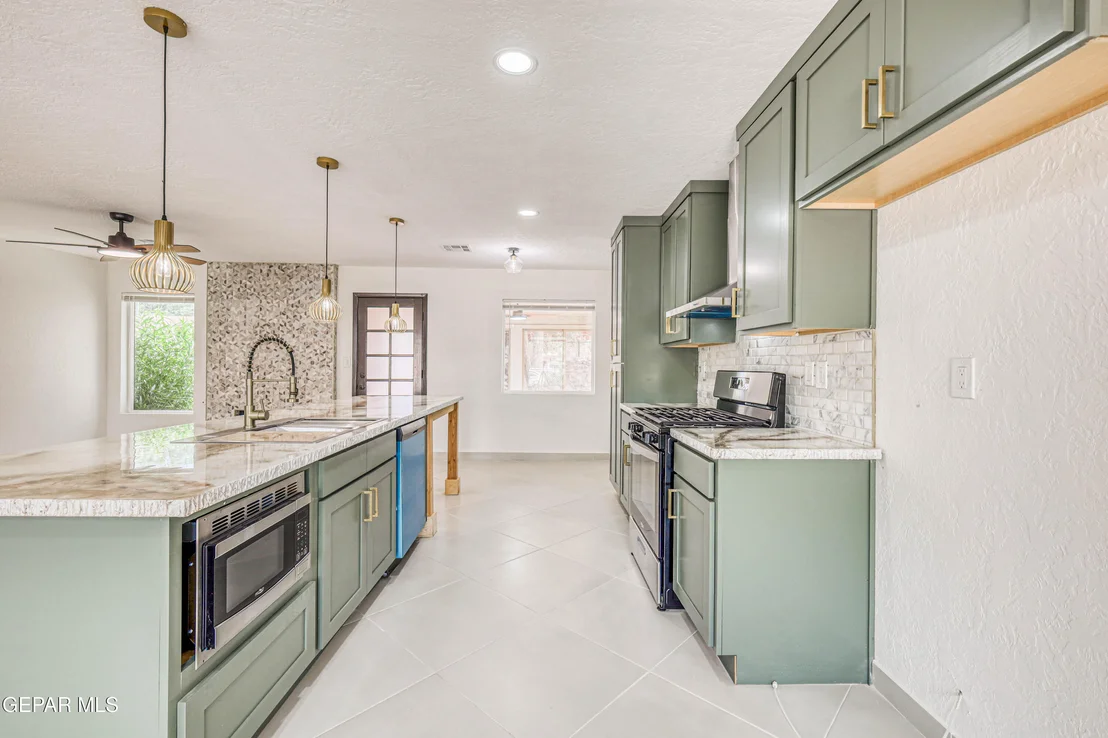 Photo of 712 CARABINAS Way