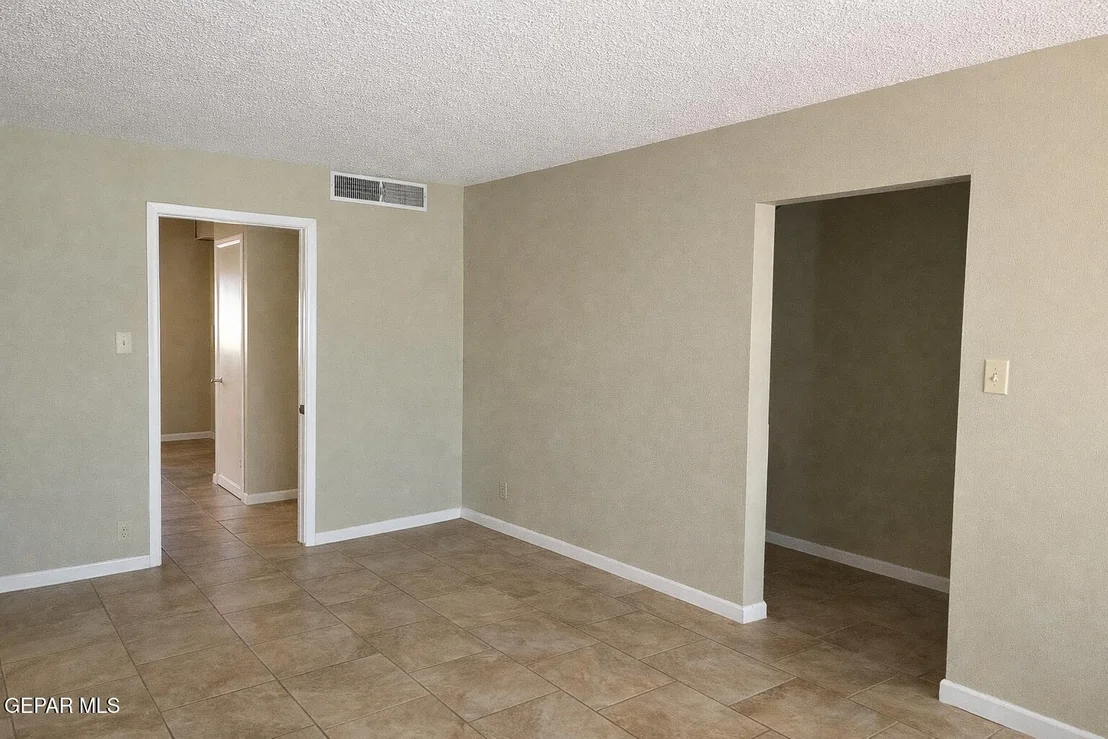 Photo of 2424 KILMARNOCK Drive