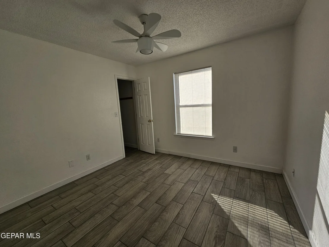 Photo of 2155 SUN MANOR Drive