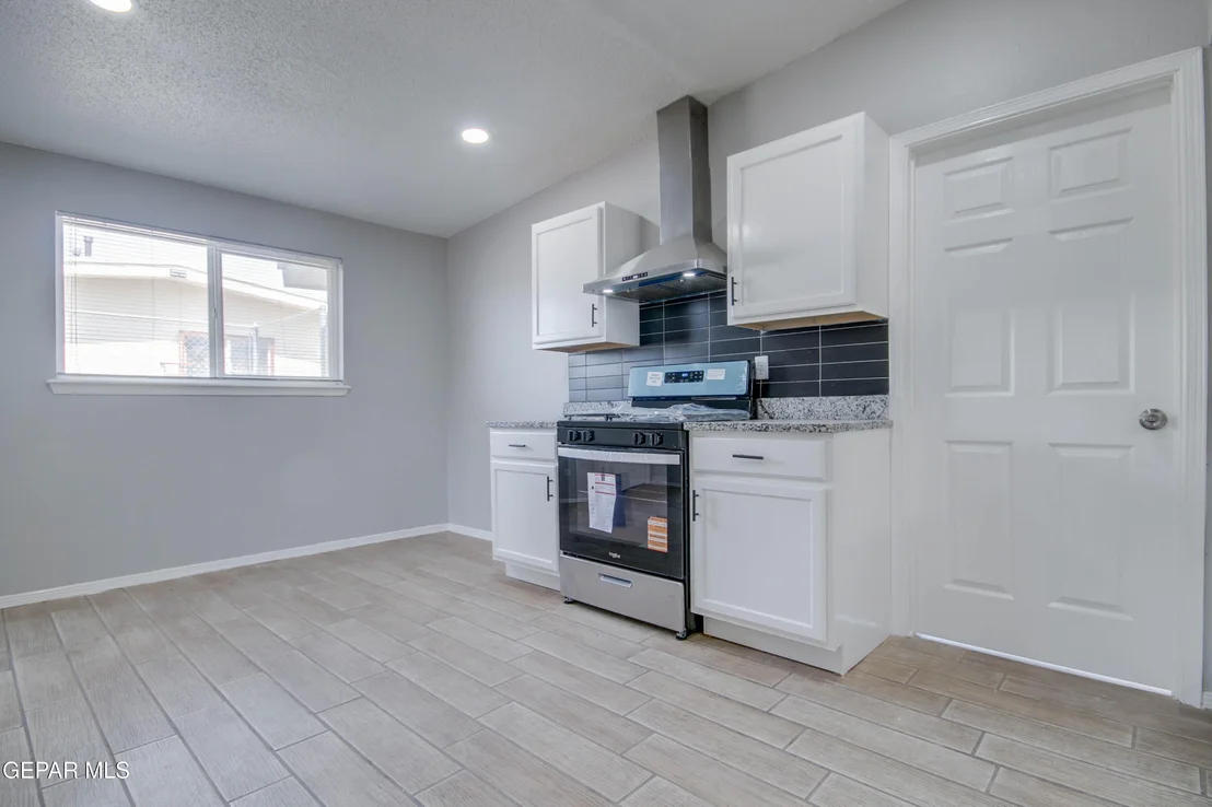 Photo of 6012 SINCLAIR Street