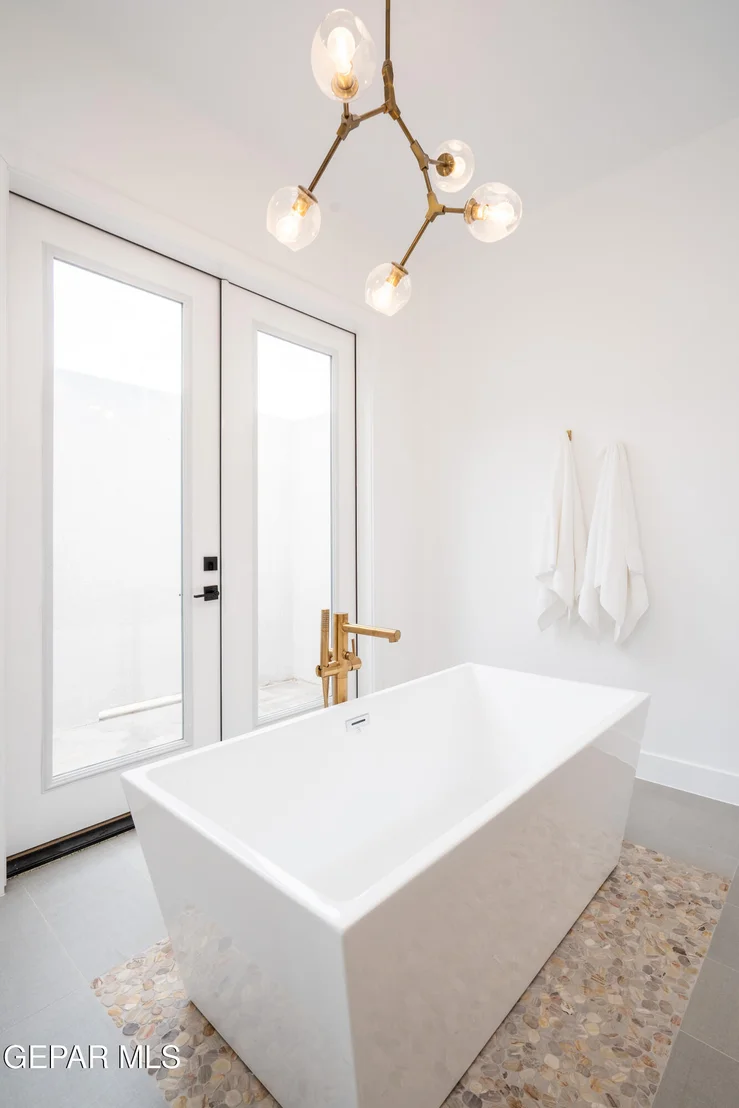 Photo of 653 BIR Circle