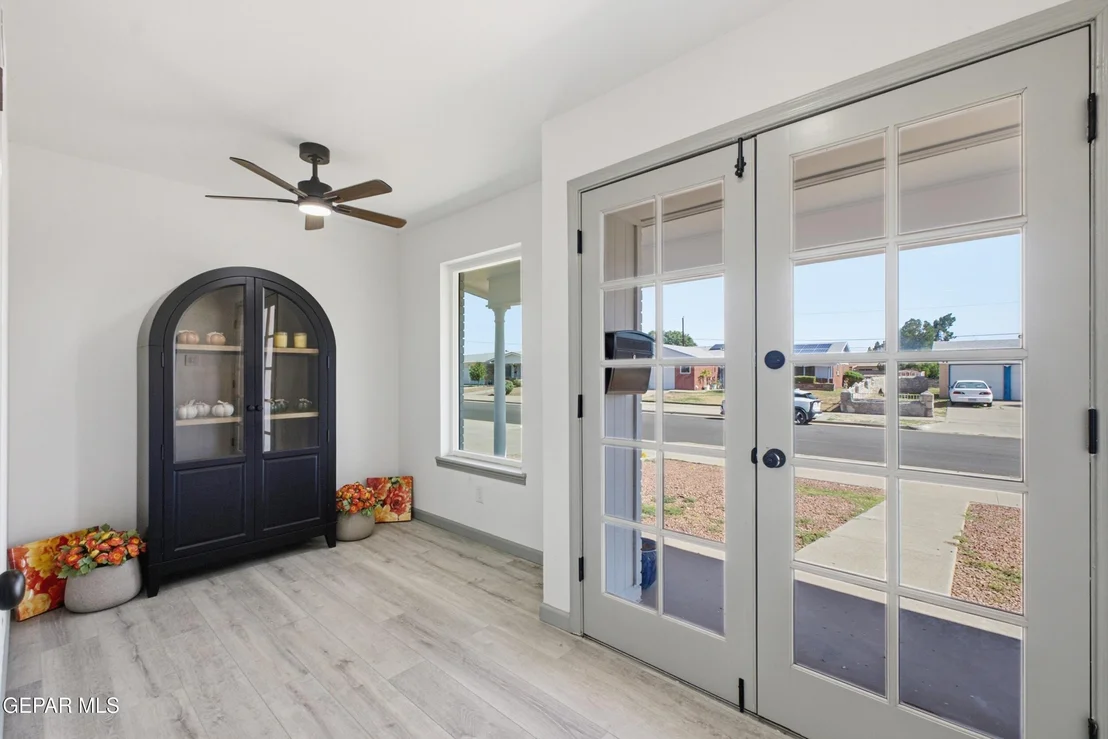 Photo of 8312 Mineola Drive