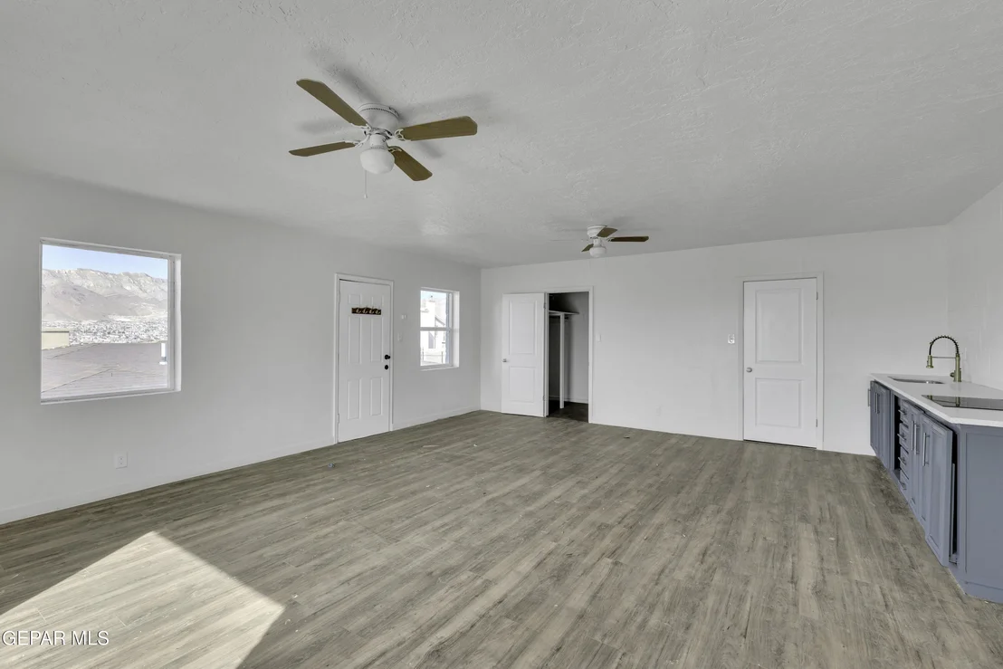 Photo of 2500 HAWLEY Circle