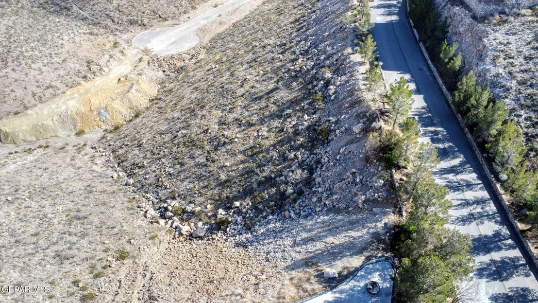 Photo of 40 SIERRA CREST Drive