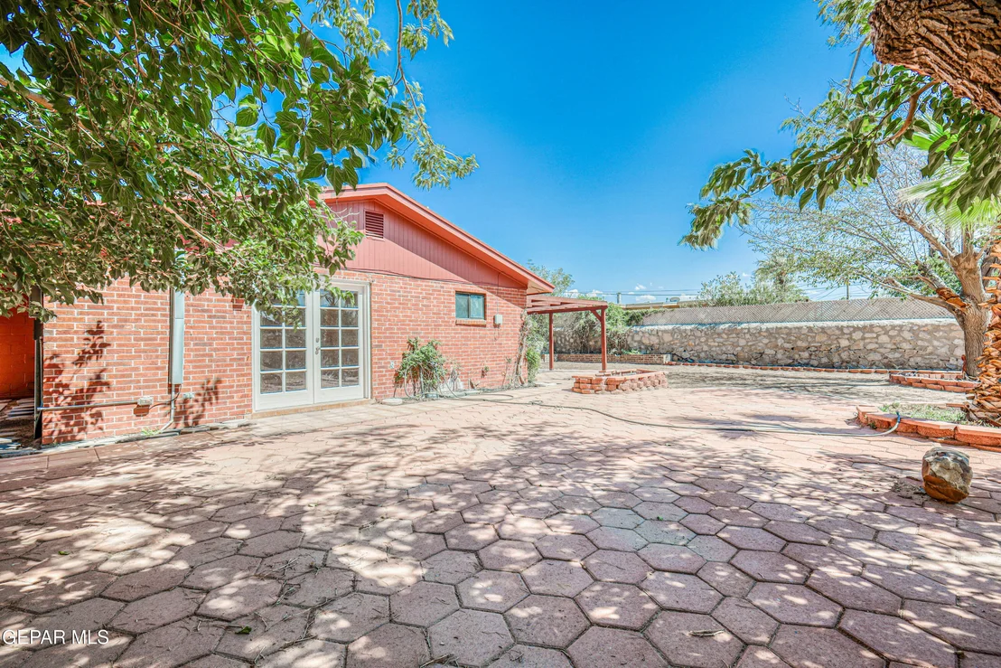 Photo of 3223 Suffolk Road