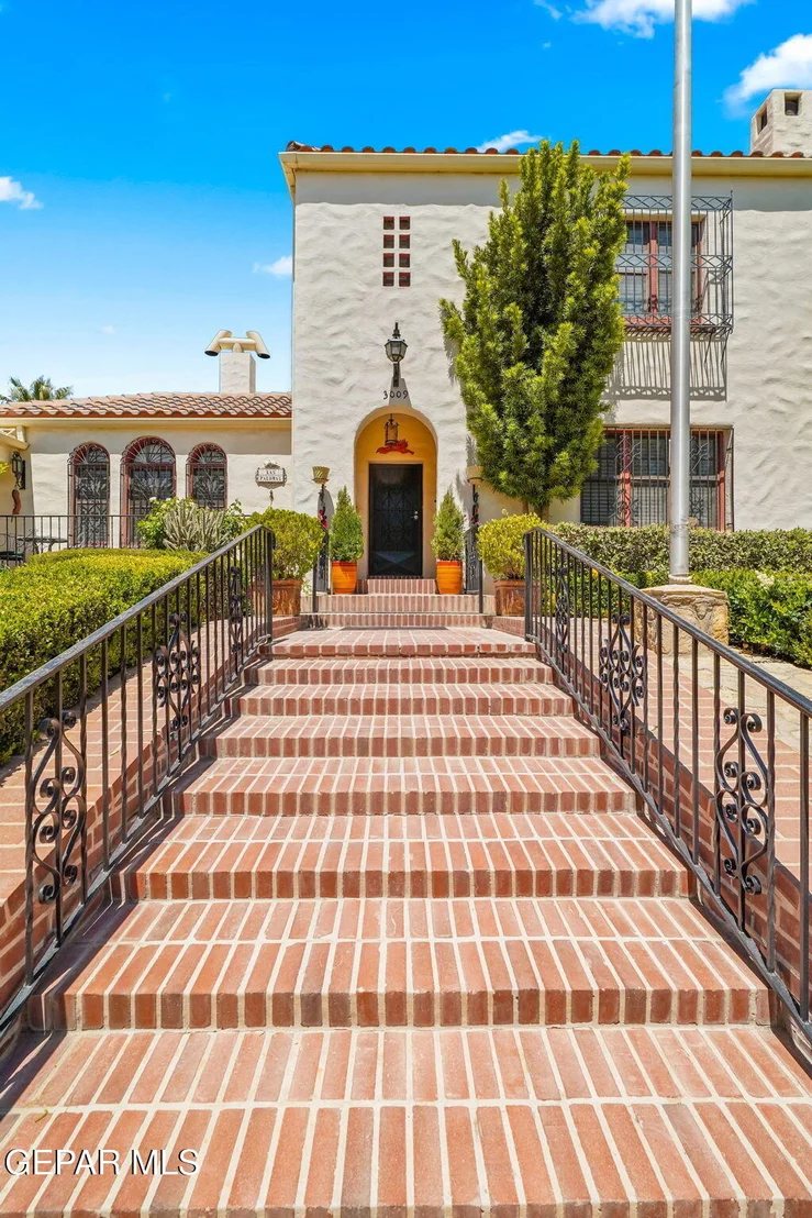 Photo of 3009 SILVER Avenue
